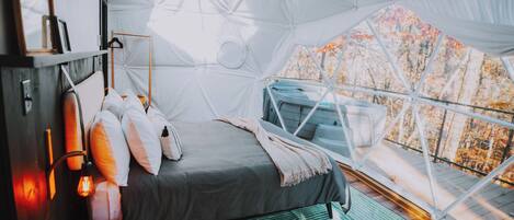 1 dormitorio, tabla de planchar con plancha, wifi y ropa de cama