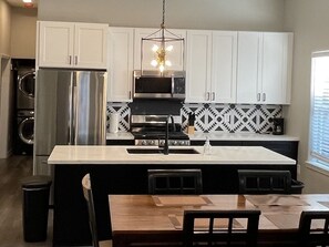 Fridge, microwave, oven, stovetop - 3 bedroom home in the heart of Houston  (Houston)