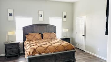 3 bedrooms, iron/ironing board, WiFi, bed sheets