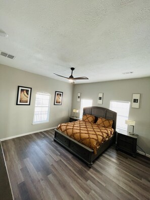3 bedrooms, iron/ironing board, WiFi, bed sheets