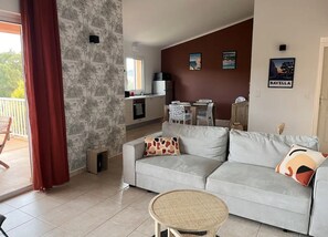 Smart TV, mesa de pingue-pongue