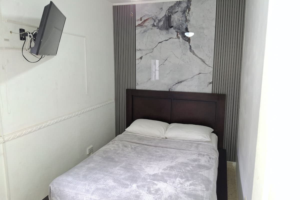 Kahden hengen deluxe-huone | Pimennysverhot, silitysrauta/-lauta, ilmainen Wi-Fi, vuodevaatteet