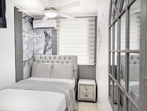 Doppia Club | Tende oscuranti, ferro/asse da stiro, Wi-Fi gratuito, lenzuola