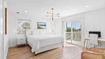 3 bedrooms, desk, iron/ironing board, free WiFi