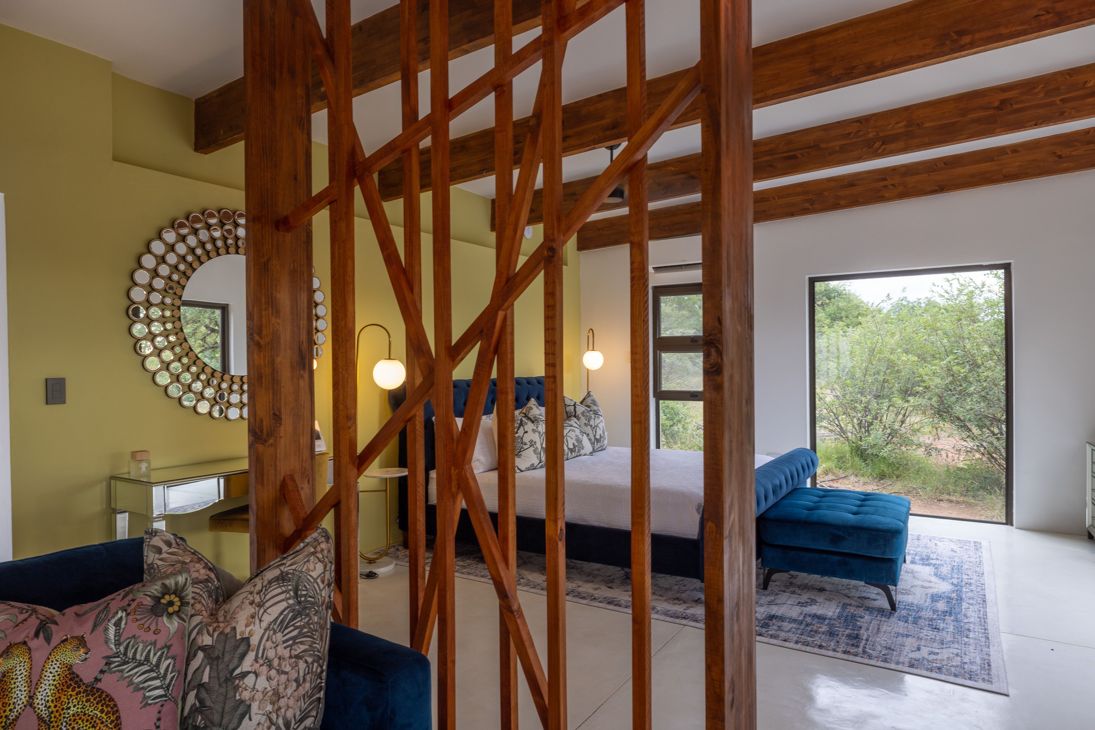 Schreibtisch, Reisekinderbett, kostenloses WLAN, Bettwäsche