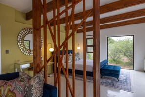 Desk, travel crib, free WiFi, bed sheets