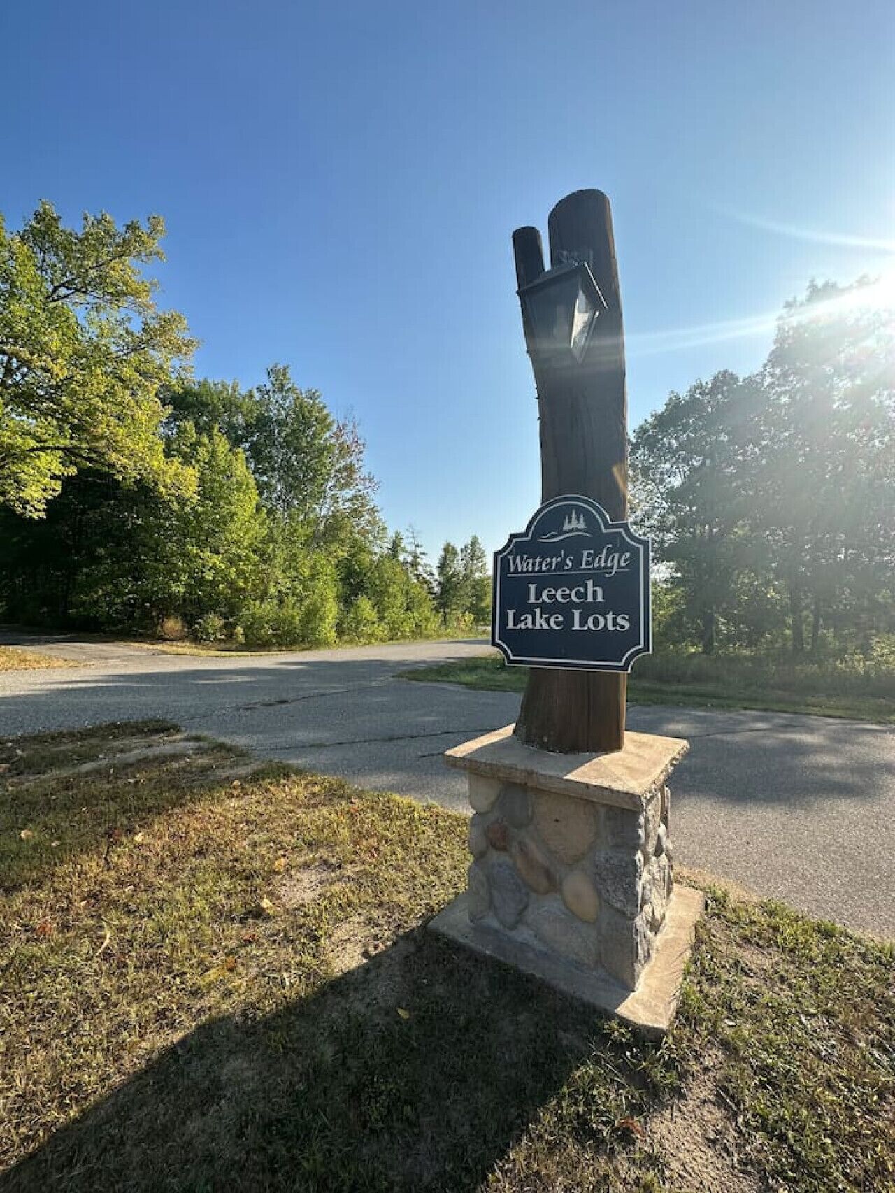 Welcome to Water`s Edge: Scenic Entryway celebrating the beauty of nature and adventure