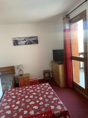 Interior - Large 4-person studio with Mont Blanc view (La Plagne-Tarentaise)