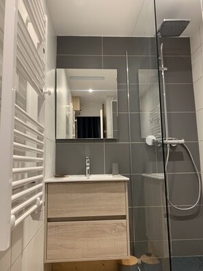 Dusche, Haartrockner