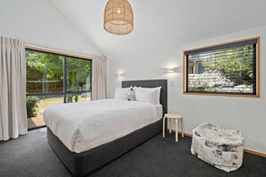 3 Schlafzimmer, Schreibtisch, Bügeleisen/Bügelbrett, WLAN