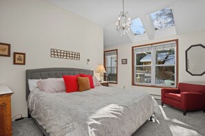 3 bedrooms, iron/ironing board, travel cot, free WiFi - Historic Downtown, Private Hot Tub, Low Fees (Breckenridge)