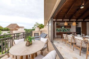 Outdoor dining - Luxury Penthouse | 4BR | Private Heated Pool (Tulum)