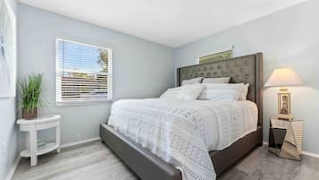 2 bedrooms, iron/ironing board, WiFi