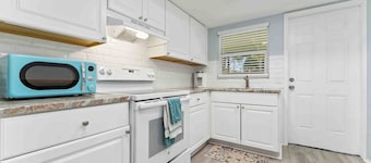 Updated Downtown Sarasota Villa, 2b/2b