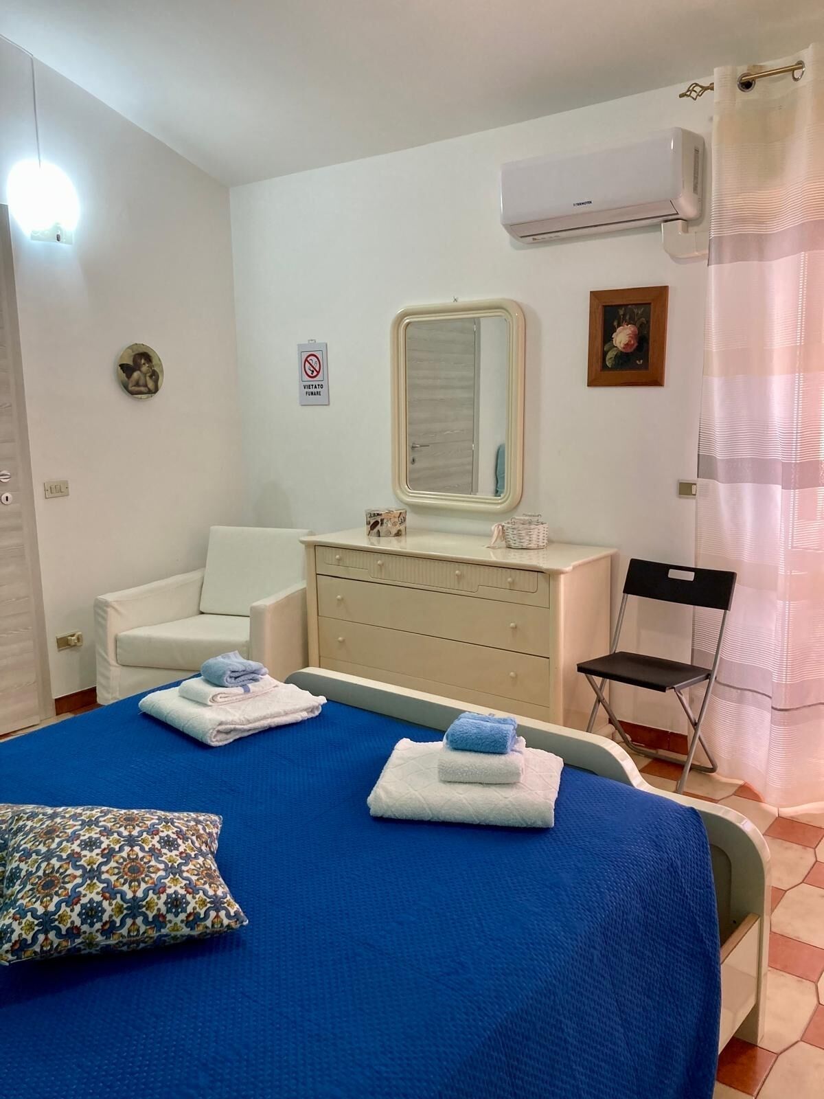 3 makuuhuonetta, silitysrauta/-lauta, vauvan matkasänky, ilmainen Wi-Fi