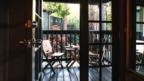 Interior - Coulter Pine by Freewyld l Charming Cabin for Two (Idyllwild-Pine Cove)