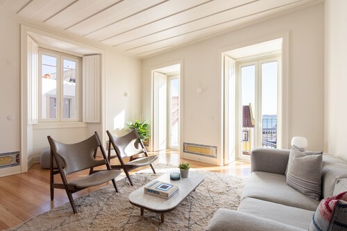 Gorgeous Flat next to Sé Cathedral with stunning views!