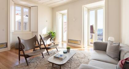 Gorgeous Flat next to Sé Cathedral with stunning views!