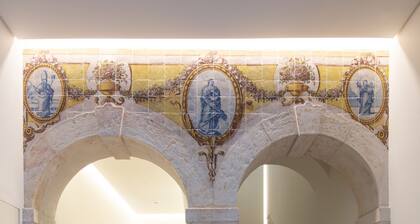 Gorgeous Flat next to SĂ© Cathedral with stunning views!