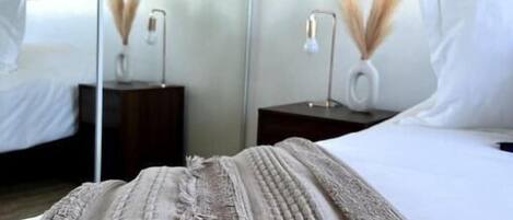 2 bedrooms, travel crib, free WiFi, bed sheets