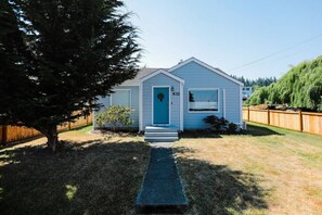 Exterior - Cozy & Pet- Friendly | Fenced in yard near downtown (Port Angeles)