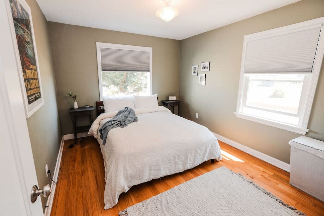 2 habitaciones, escritorio, tabla de planchar con plancha y wifi 