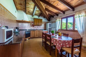 Refrigerador, microondas, horno y lavavajillas 