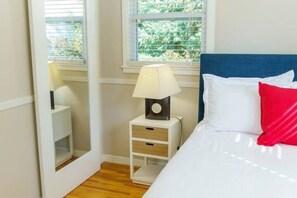 2 bedrooms, desk, iron/ironing board, free WiFi