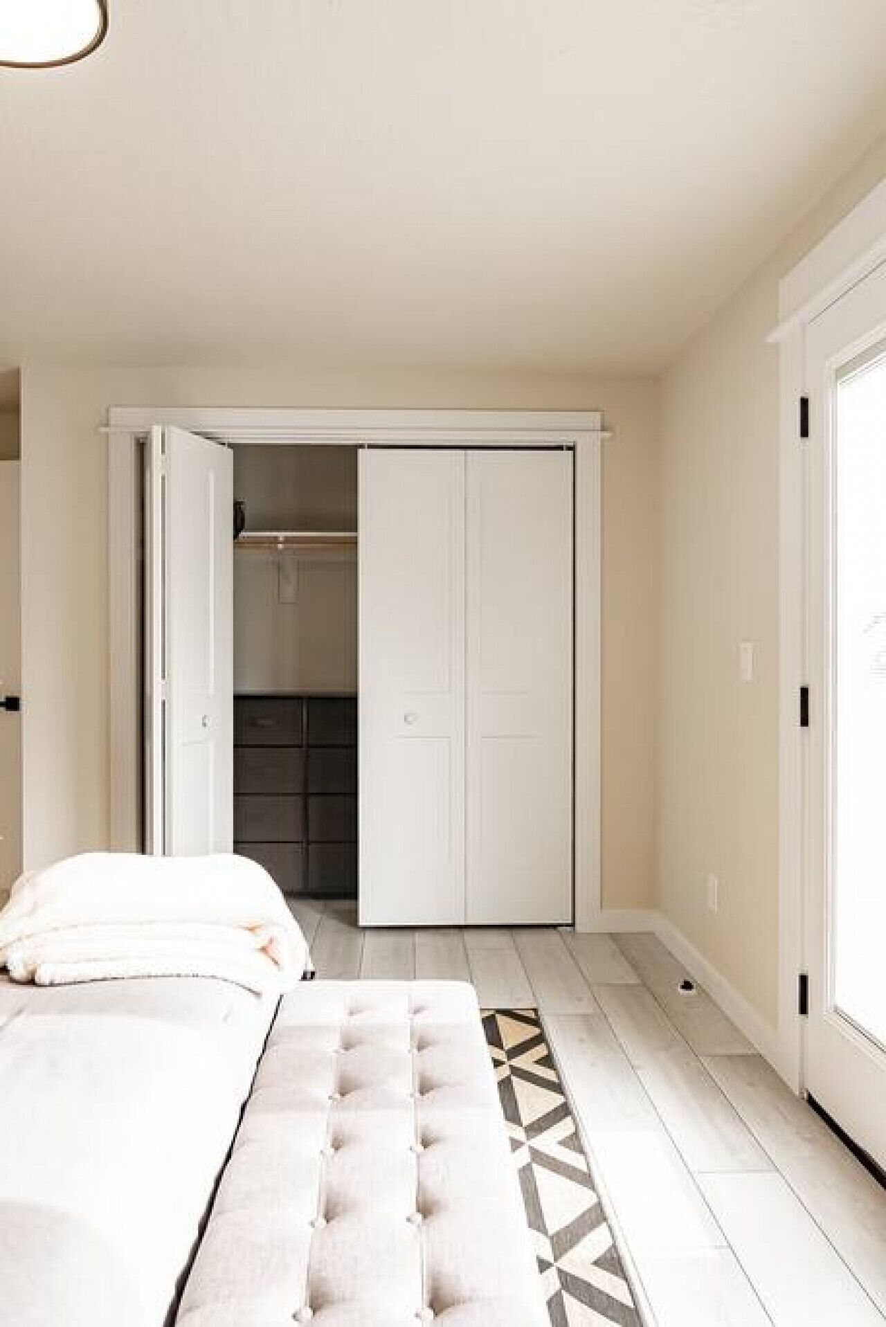 2 bedrooms, travel crib, WiFi, bed sheets