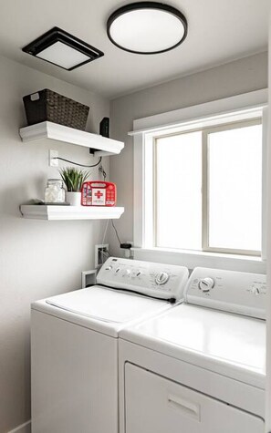 Interior - Downtown, close to BC ferry & Nat'l  park (Port Angeles)