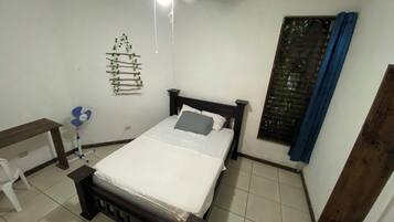 1 camera, ferro/asse da stiro, Wi-Fi, lenzuola