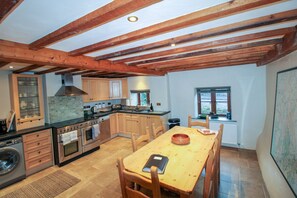 Frigorifero, microonde, forno, lavastoviglie