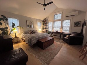 4 bedrooms, desk, iron/ironing board, free WiFi