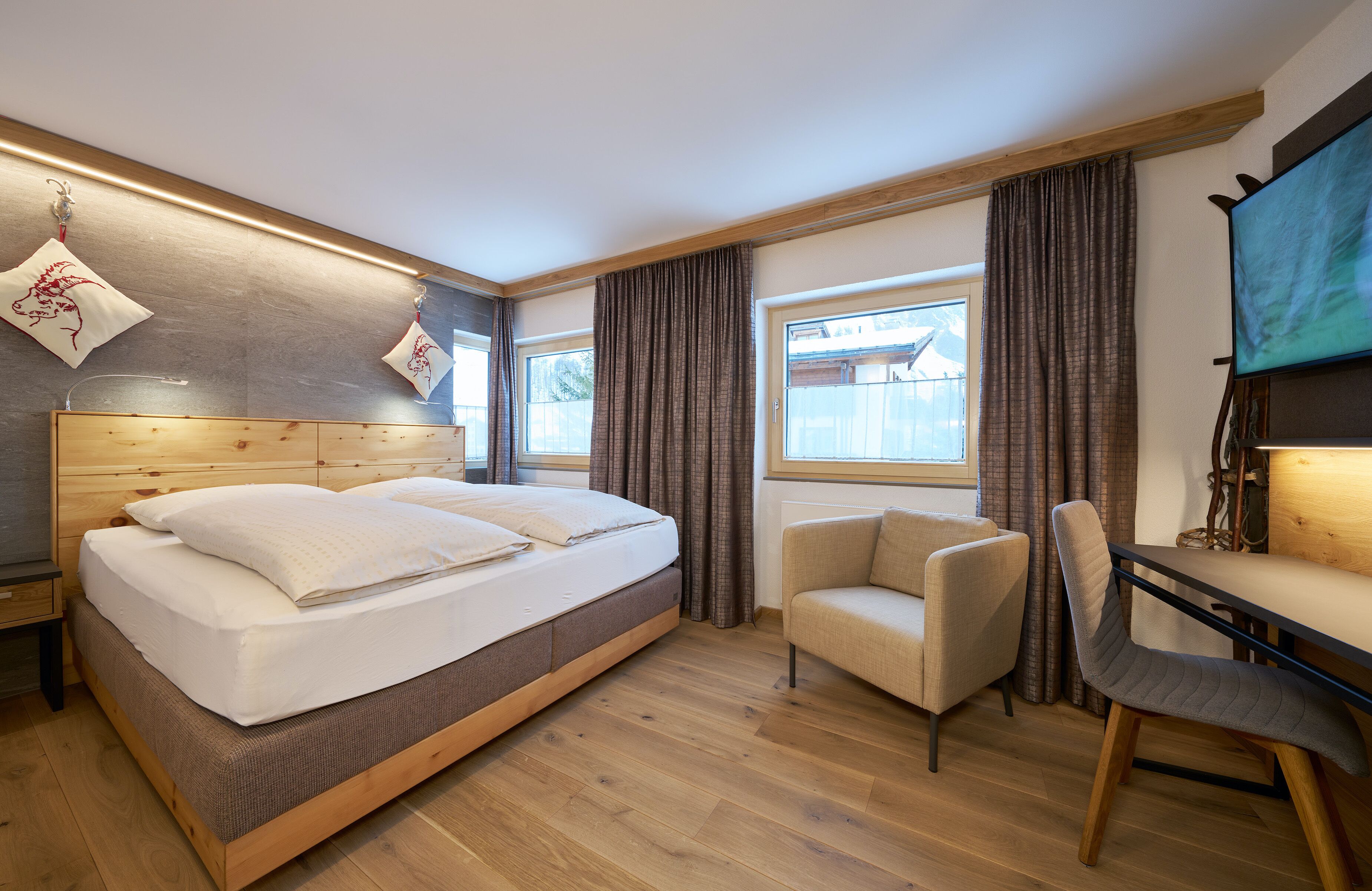 Classic Suite | Down comforters, in-room safe, individually decorated