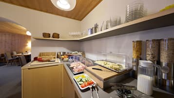 Tägliches Frühstücksbuffet gegen Gebühr