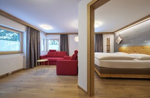 Apartamento clásico | Zona de estar | Una televisión LCD