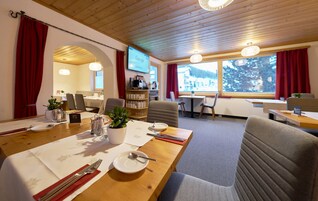 Daily buffet breakfast (CHF 20 per person)