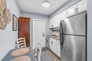 Fridge, microwave, oven, coffee/tea maker