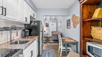 Fridge, microwave, oven, coffee/tea maker