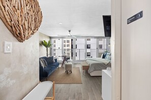 Smart TV - Condado Oceanview Lagoon,/Electrical Backup System/1 minute Beach/Lagoon/ (San Juan)