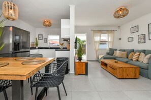 Dining - Aruba Dushi Casa + Studio minutes to Eagle Beach ! (Noord)