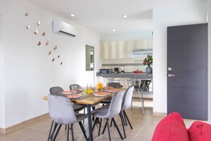 Dining - New lakefront depa (Cancun)