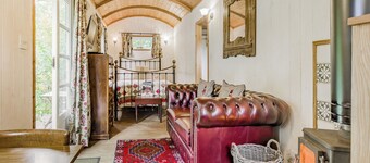 Shepherd’s Retreat - UK45531