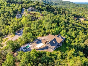 Exterior - Majestica (Sevierville)