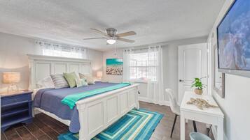 3 bedrooms, desk, iron/ironing board, travel crib