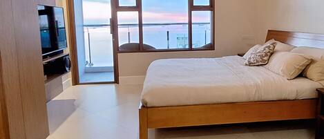 2 soverom, safe på rommet, skrivebord og strykejern/-brett