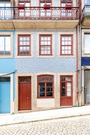 Exterior detail - VIVA Trindade Downtown (Porto)