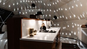 Wasserkocher mit Kaffee-/Teezubehör, Toaster