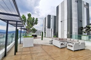 Terrace/patio - Experience Modern Comfort: 2Bedroom/2Bathroom with Balcony [Nowhere] (Kuala Lumpur)