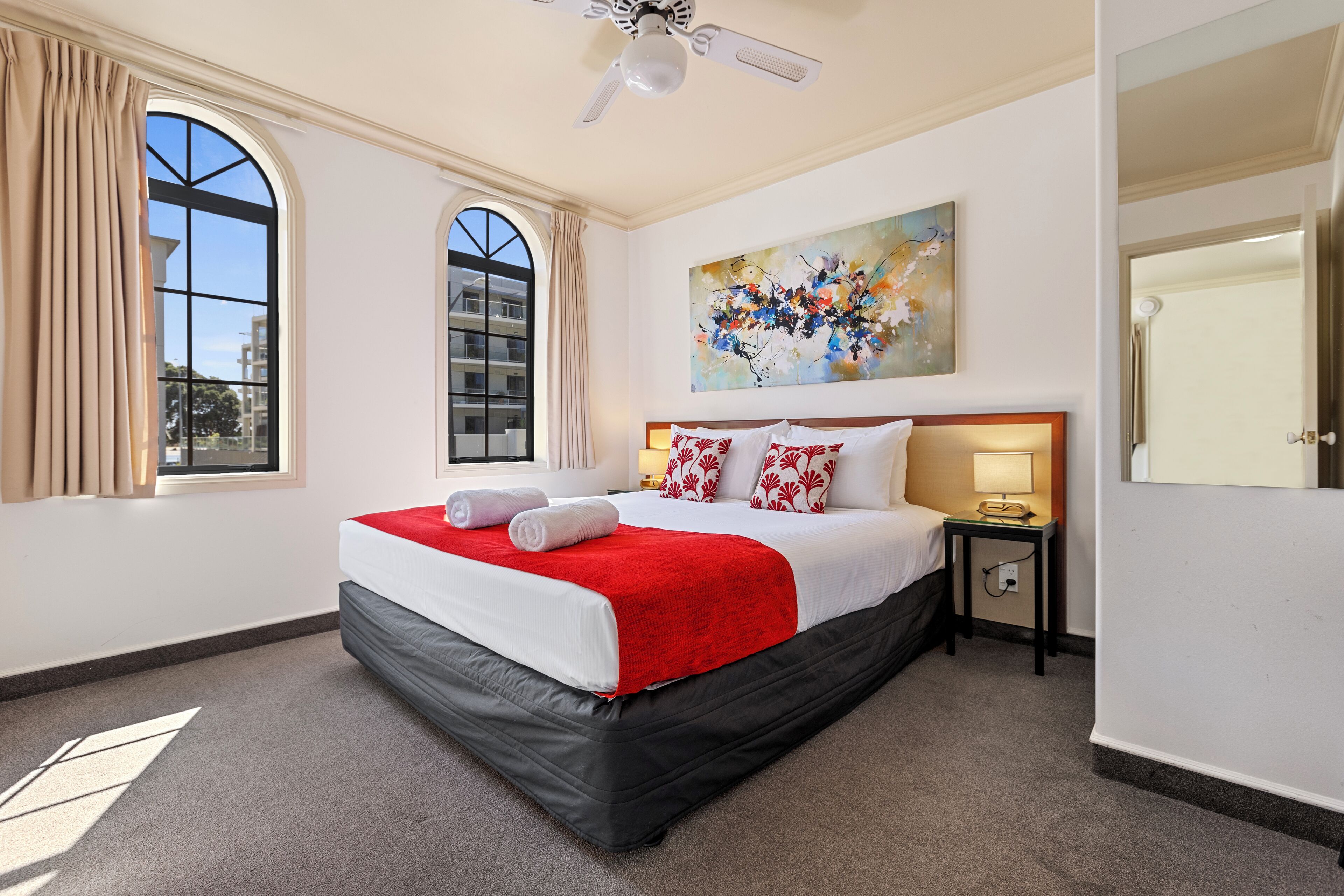 デラックス スイート | 防音設備、アイロン / アイロン台、WiFi (無料)、ベッドシーツ